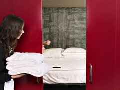 Kukk suging, Brunette, Hotell, Slikking, Hushjelp, Onani, Fitte, Kikker