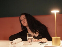 Stor kuk, Blondin, Avsugning, Doggystyle, Klänning, Kort hår, Tatuering, Tuttar