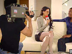 Stor pik, Sort, Pik sutte, Brunette, Komme på ansigtet, Brækfornemmelse, Lingerie