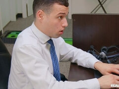 Anal, Sucer une bite, Queue, En levrette, Bâillonner, Talons, Bureau, Nénés