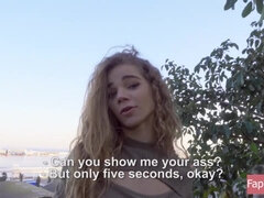 She pays for a new phone with her ass in a public park