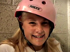 18 летние, Блондинки, Смазливые, Крошечные, На публике, Киски, Соло, Молоденькие