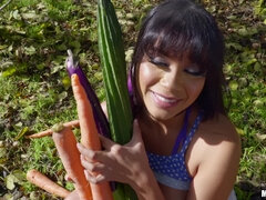 Любители, Азиатки, Язык в попке, Брюнетки, Член, Лизание, На природе, Пирсинг