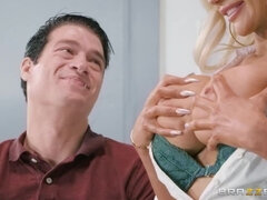 Hatalmas hátsó, Tekintélyes didik, Szőke, Csalás, Pár, Érett feleség, Ápoló, Valóság