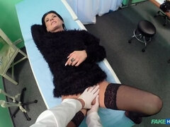 Enthousiasteling, Pijpbeurt, Arts, Likken, Verpleegster, Kantoor, Kut duiken, Uniformpje