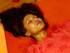 Азиатки, Брюнетки, Постарше, Черненькие, Индианки, Милф, На природе, На публике