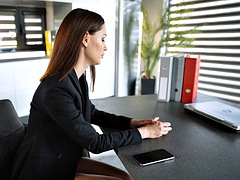 Pik sutte, Brunette, Hårdt, Kontor, Pov, Billig tøs, Bryster