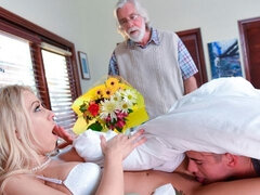 Rumpa, Avsugning, Doggystyle, Hårig, Slick, Milf, Fitta, Strippning