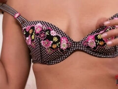 Sort, Hæle, Onani, Nøgenhed, Fisse, Barberet, Solo, Bryster