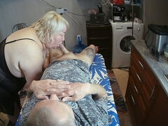 Amateur, Belle grosse femme bgf, Blonde, Couple, Tir de sperme, Branlette thaïlandaise, Cuisine, Mature