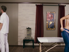 Brunetka, Masáž, Striekať