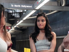 Amatør, Asiat, Badeværelse, Store bryster, Slikning, Naturlige bryster, Udendørs, Piercing