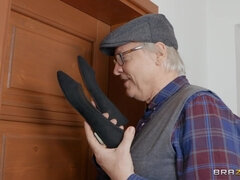 Gesztenyebarna, Cseh, Kőkemény, Ápoló, Nuni, Tini, Uniformis