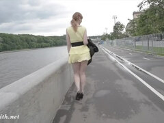 Hatalmas hátsó, Fétis, Sarokkal való, Meztelen, Csupasz, Bugyi, Vöröshajú, Szoknya alatti