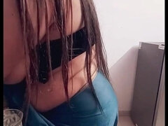 Erotika, Manželka v domácnosti, Indické, Kuchyně, Přírodní prsa, Bradavky, Nafouklé bradavky, Sólo