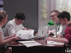 18 años, Gorda, Mamada, Grupo, Grupo, Orgía, Adolescente, Anal adolescente