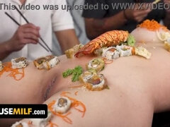 Asiático, Culo grande, Consolador, Pajear, Besar, Madres para coger, Hilo dental, Uniforme