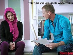 Arab teen in hijab prefers anal fuck to keep virginity