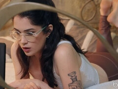 Americano, Culo, Dormitorio, Mamada, Consolador, Estilo perrito, Tatuaje, Juguetes