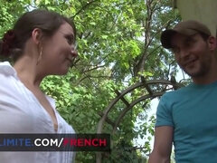 Gros cul, Gros seins, Brunette brune, Français, Mère que j'aimerais baiser, De plein air, Réalité, Nénés