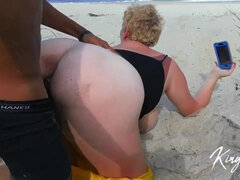 Rumpa, Strand, Stor stjärt, Doggystyle, Hd, Mellanrasig, Milf, Offentlig