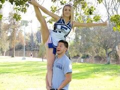 Жопа, Блондинки, Минет, Чирлидеры, Натуральные сиськи, Тощие, Молоденькие, Сиськи