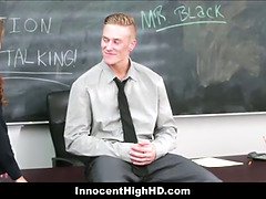 18 éves, Hatalmas hátsó, Fekete, Közelkép, Latin lány, Orgazmus, Egyetemista, Tini