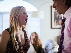 Avsugning, Brunett, Fingering, Handjobb, Slick, Onani, Strippning, Tuttar