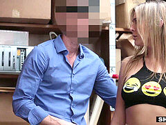 着衣女と全裸男, ぽちゃ, お金