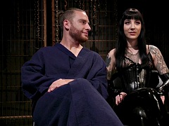 Sadomasochismus, Weibliche domination, Fetisch, Handschuhe, Latex, Hintern versohlen, Tätowierung, Jungendliche (18+)