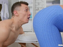 Gorda, Tetas grandes, Pies, Fetiche, Agujero de la gloria, Lamidas, Masaje, Nalgadas