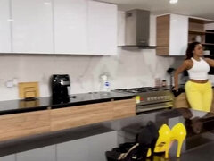 Amatőr, Hatalmas hátsó, Tekintélyes didik, Cumizás, Kebles, Konyha, Fehérnemű, Lovaglás