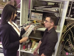 茶髪の, ヨーロピアン, 淫乱熟女, オフィス, スカート, ヤリマン, おもらし, 濡れ