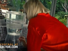 Blondin, Avsugning, Bystig, Handjobb, Hd, Underkläder, Onani, Utomhus