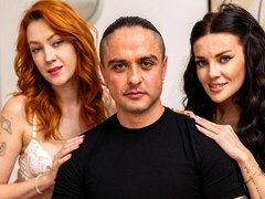 18 años, Culo grande, Tetas grandes, Mamada, Estilo perrito, Ffm, Flaco, Adolescente