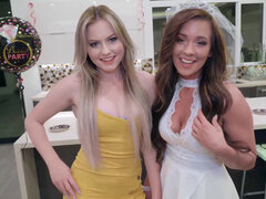 18 let, Zadek, Kotě, Blondýna, Přírodní, Přírodní prsa, Párty, Teenka