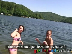 Gesztenyebarna, Női, Nagylány, Csókolózás, Leszbikus, Nyalás, Nyilvános, Nuni