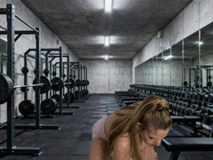 Amatorka, Duży tyłek, Blondynka, Siłownia, Dojrzałe, Solo