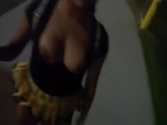 Tekintélyes didik, Női, Szabadban, Egyedül, Tini, Játékszerek