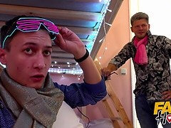 큰 음경, 큰 가슴, 금발의, 오랄섹스, Hd, 자연의 가슴, 청소년, 쓰리섬