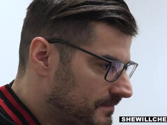 Dormitorio, Mamada, Corridas, Estilo perrito, Madres para coger, Montar, Tatuaje, Tetas