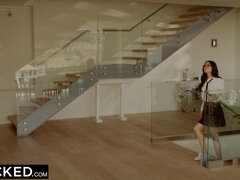 Iso kulli, Ruskeahiuksinen, Kyrpä, Naamallinen, Neljän kimppa, Sekarotuinen, Orgasmi, Ratsastaa