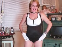 Bouncing boobs, white gloves, white sports bra