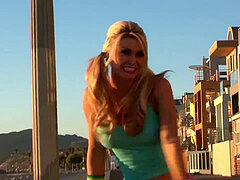 Twistys - Roller nubile Heather Vandeven unclothes for photoshoot