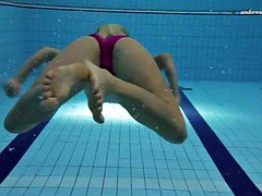 Hot Elena shows what she can do under water