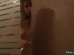 Enthousiasteling, Badkamer, Pijpbeurt, Buiten, Openbaar, Douche, Tieten likken, Bekijker