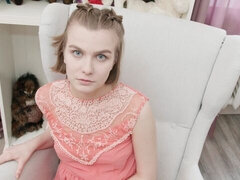 Amatőr, Monumentális dákó, Cumizás, Természetes mellek, Rövid haj, Vékony, Tini, Begyek