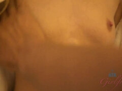 Blond, Kukk suging, Føtter, Kjæreste, Petite, Tynn, Tattovering, Pupper