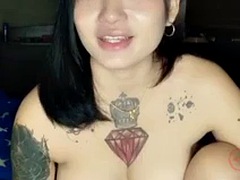 Live broadcast: Nong Bua comes live and has sex with her boyfriend.