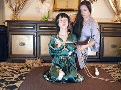 Asiater, Bdsm, Fangenskap, Filipiner, Japaner, Lesbisk, Orgasme, Slave